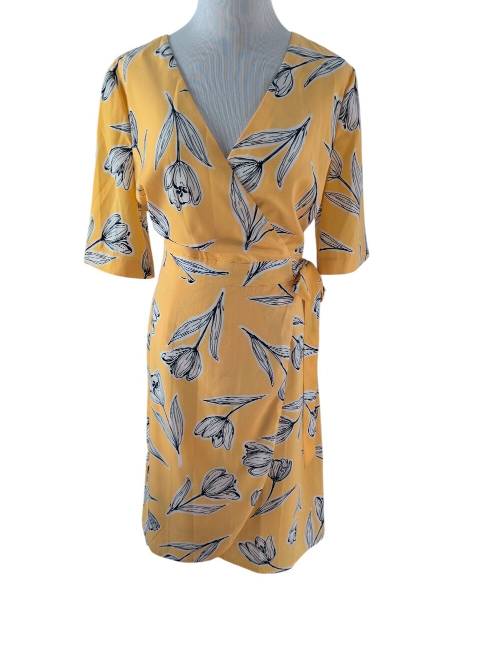 Maggie London Dress, Yellow Wrap Dress With Flowers Floral NWT, Women's Size 12